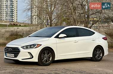 Седан Hyundai Elantra 2017 в Киеве