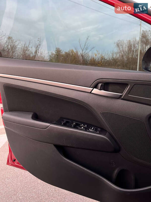 Седан Hyundai Elantra 2018 в Києві фото 23 Седан Hyundai Elantra 2018 в Києві