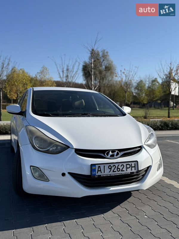 Седан Hyundai Elantra 2012 в Ирпене