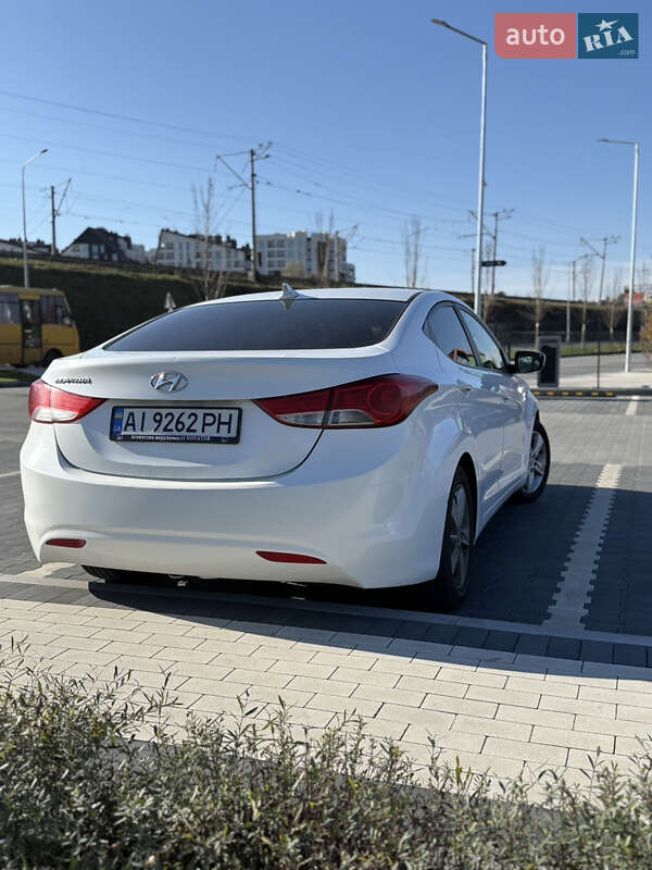 Седан Hyundai Elantra 2012 в Ирпене