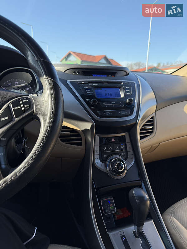 Седан Hyundai Elantra 2012 в Ирпене