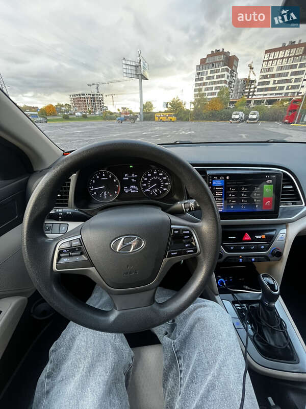 Седан Hyundai Elantra 2016 в Ужгороде фото 6 Седан Hyundai Elantra 2016 в Ужгороде