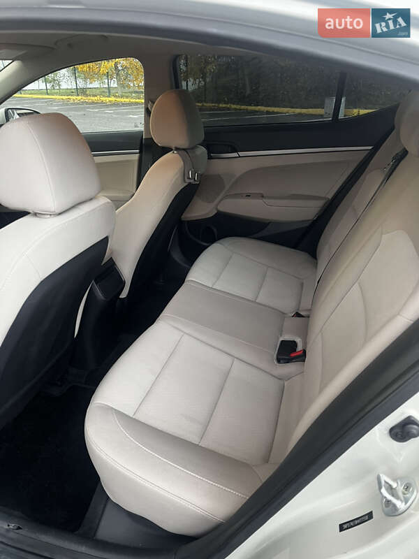 Седан Hyundai Elantra 2016 в Ужгороде фото 10 Седан Hyundai Elantra 2016 в Ужгороде