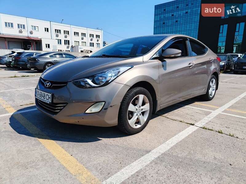 Седан Hyundai Elantra 2012 в Киеве