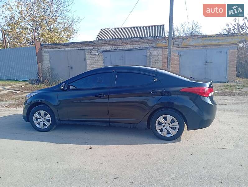 Седан Hyundai Elantra 2013 в Синельниково