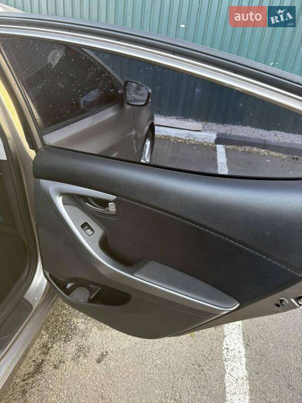 Седан Hyundai Elantra 2013 в Києві