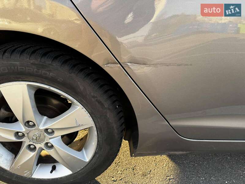 Седан Hyundai Elantra 2013 в Києві