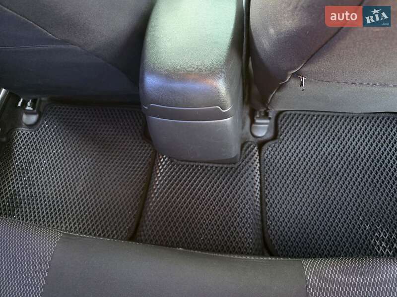 Седан Hyundai Elantra 2015 в Днепре