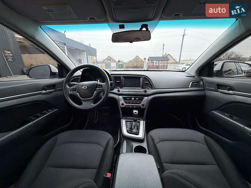 Седан Hyundai Elantra 2017 в Запорожье