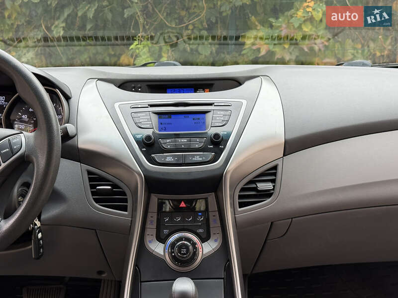 Седан Hyundai Elantra 2013 в Одессе фото 49 Седан Hyundai Elantra 2013 в Одессе