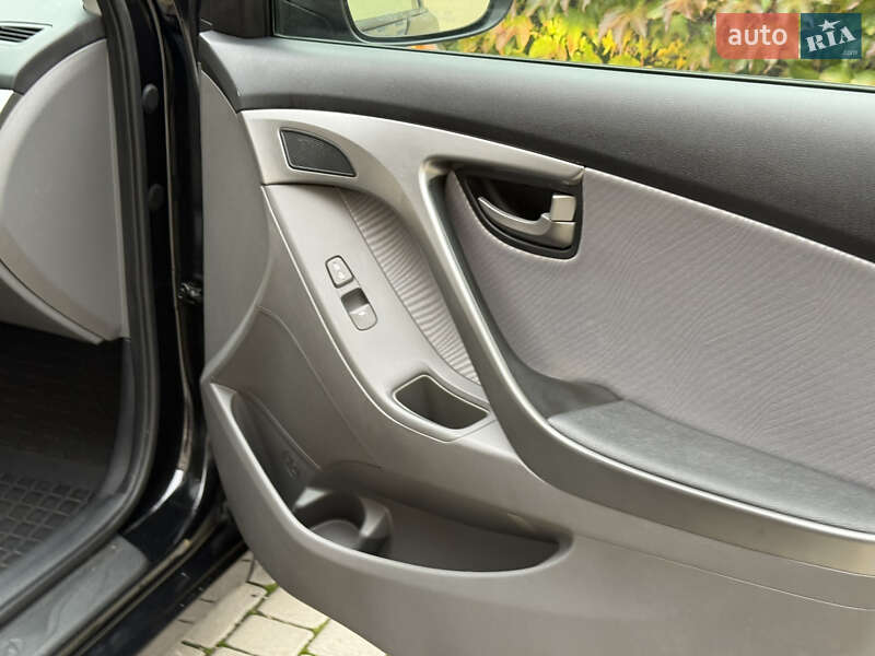 Седан Hyundai Elantra 2013 в Одессе фото 58 Седан Hyundai Elantra 2013 в Одессе