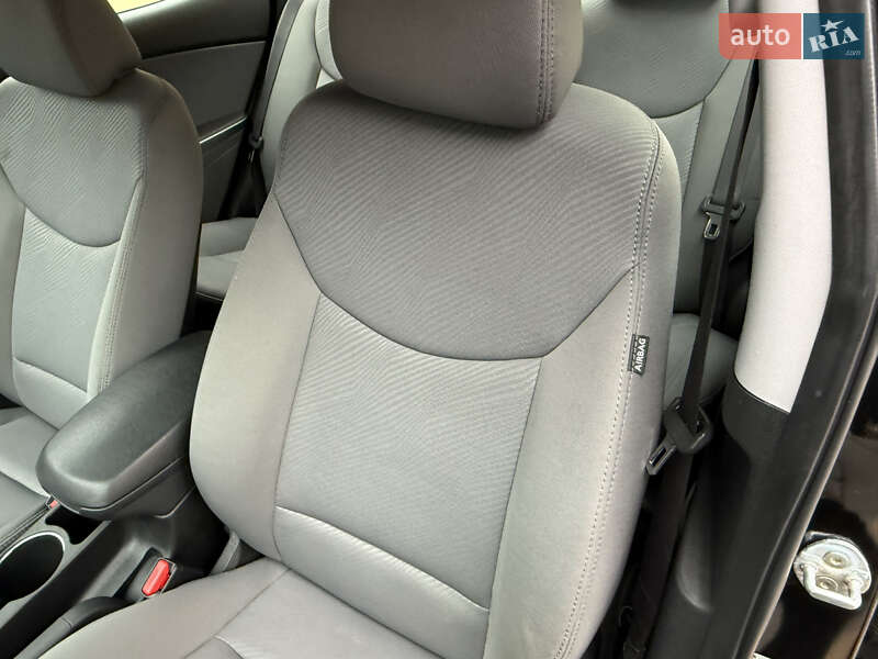 Седан Hyundai Elantra 2013 в Одессе фото 71 Седан Hyundai Elantra 2013 в Одессе