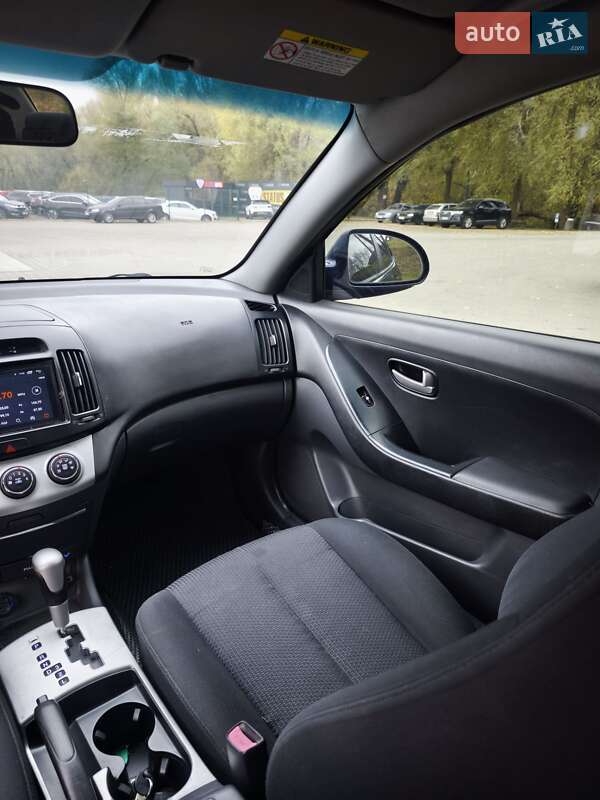 Седан Hyundai Elantra 2008 в Хмельницком