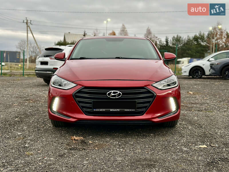 Седан Hyundai Elantra 2016 в Львове