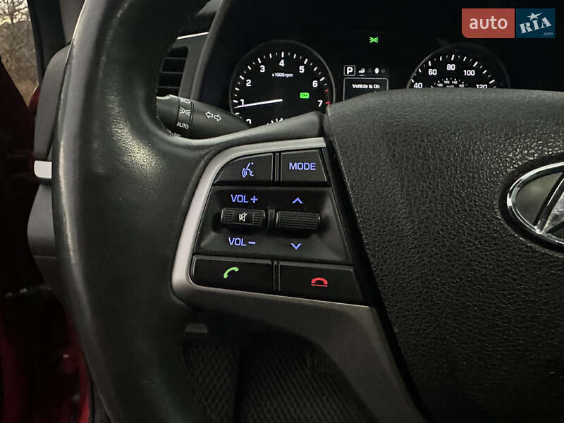 Седан Hyundai Elantra 2016 в Львове