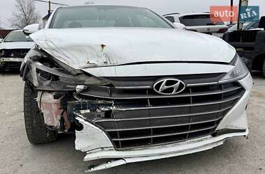 Седан Hyundai Elantra 2019 в Киеве