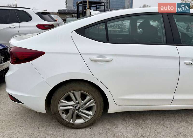 Седан Hyundai Elantra 2019 в Киеве