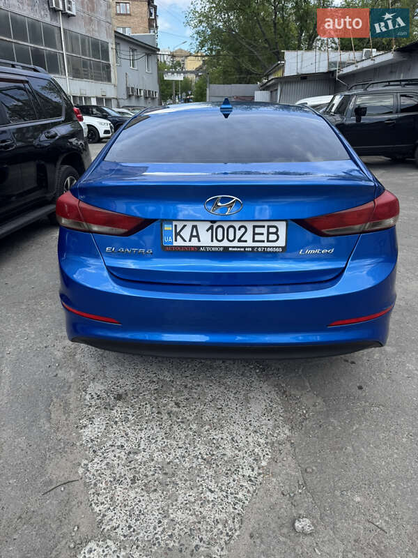 Седан Hyundai Elantra 2017 в Киеве