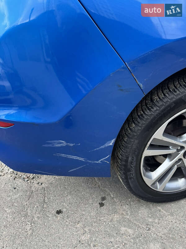 Седан Hyundai Elantra 2017 в Киеве