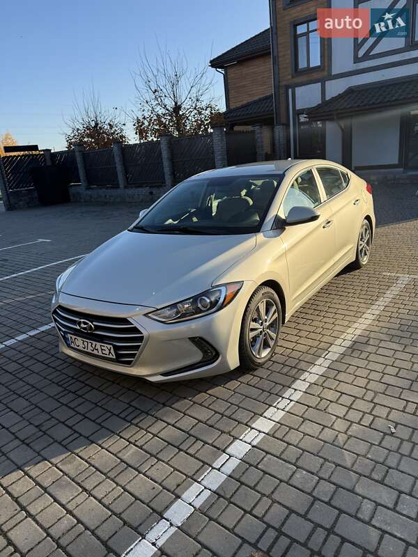 Седан Hyundai Elantra 2016 в Луцке
