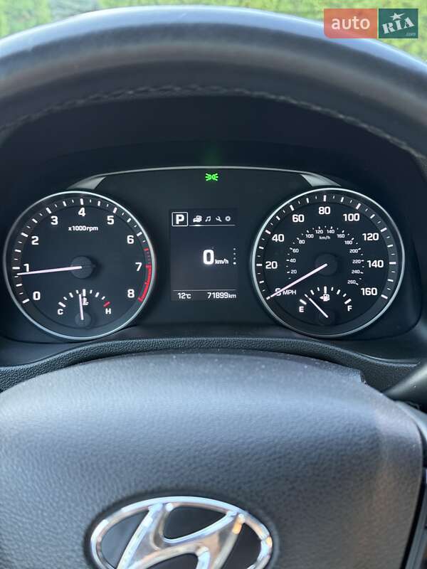 Седан Hyundai Elantra 2016 в Луцке