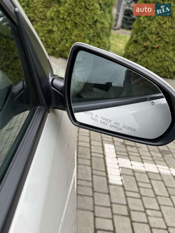 Седан Hyundai Elantra 2016 в Луцке