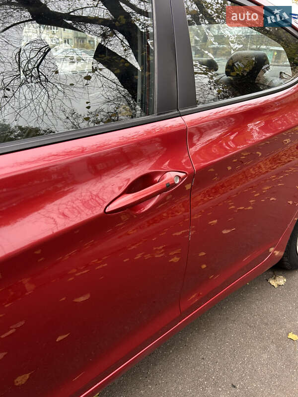 Седан Hyundai Elantra 2011 в Києві