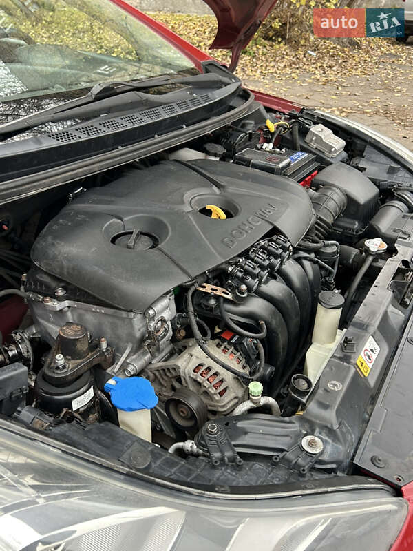 Седан Hyundai Elantra 2011 в Києві