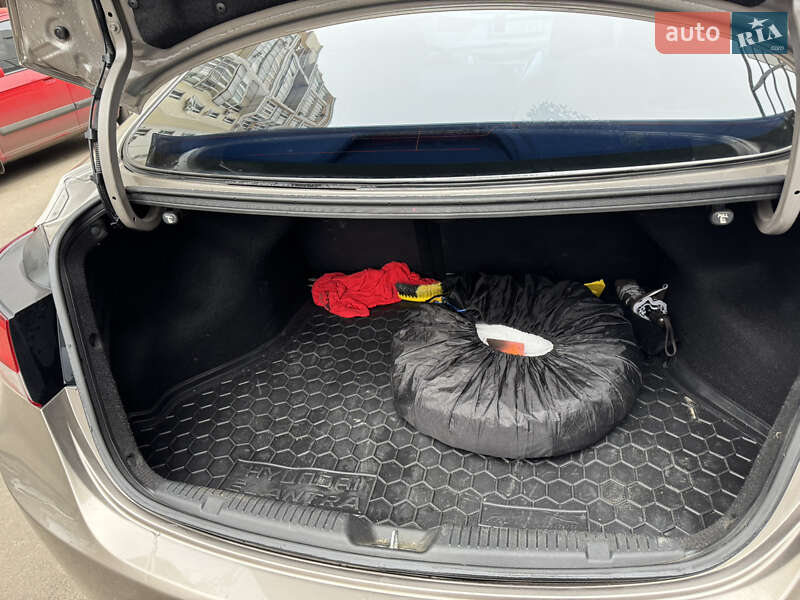Седан Hyundai Elantra 2013 в Киеве фото 10 Седан Hyundai Elantra 2013 в Киеве