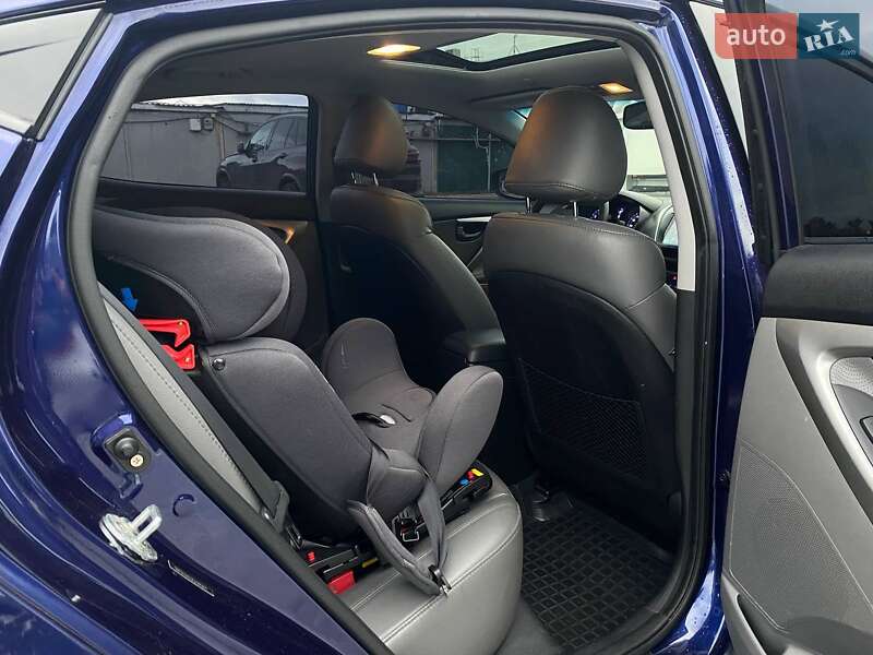 Седан Hyundai Elantra 2011 в Києві