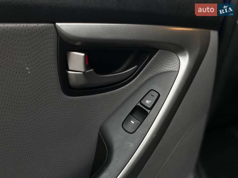 Седан Hyundai Elantra 2011 в Києві