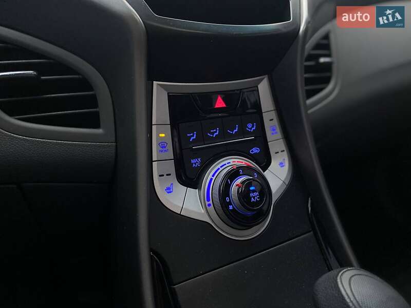 Седан Hyundai Elantra 2011 в Києві