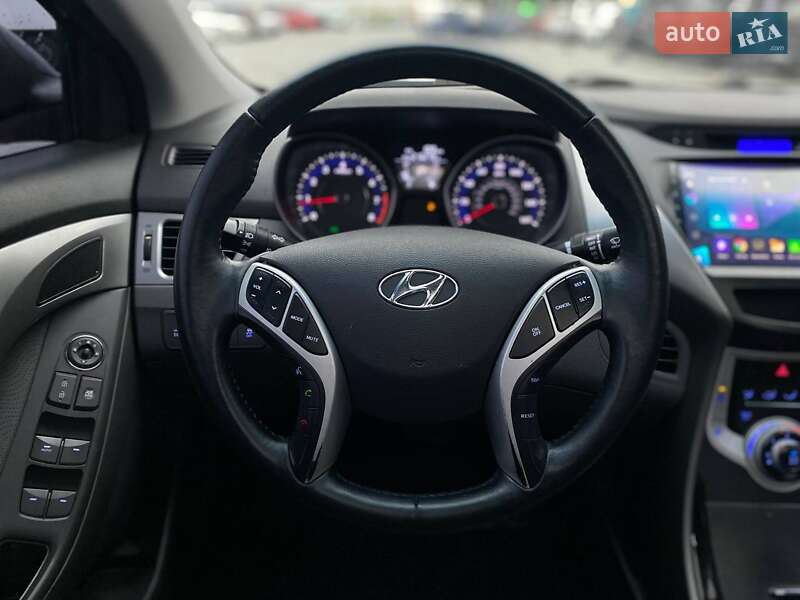 Седан Hyundai Elantra 2011 в Києві