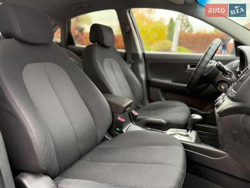 Седан Hyundai Elantra 2008 в Дніпрі