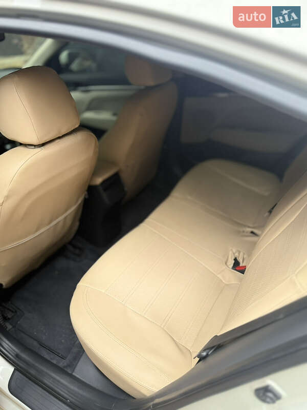 Седан Hyundai Elantra 2016 в Києві фото 12 Седан Hyundai Elantra 2016 в Києві