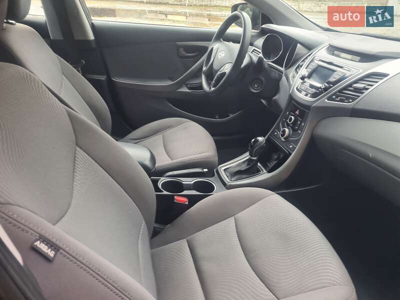 Седан Hyundai Elantra 2014 в Днепре