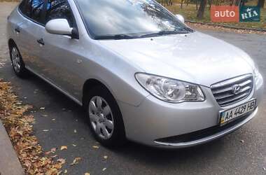 Седан Hyundai Elantra 2008 в Києві