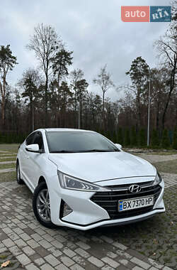 Седан Hyundai Elantra 2019 в Харкові