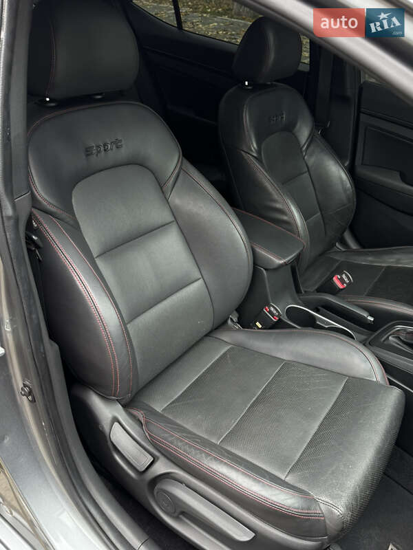 Седан Hyundai Elantra 2017 в Запорожье