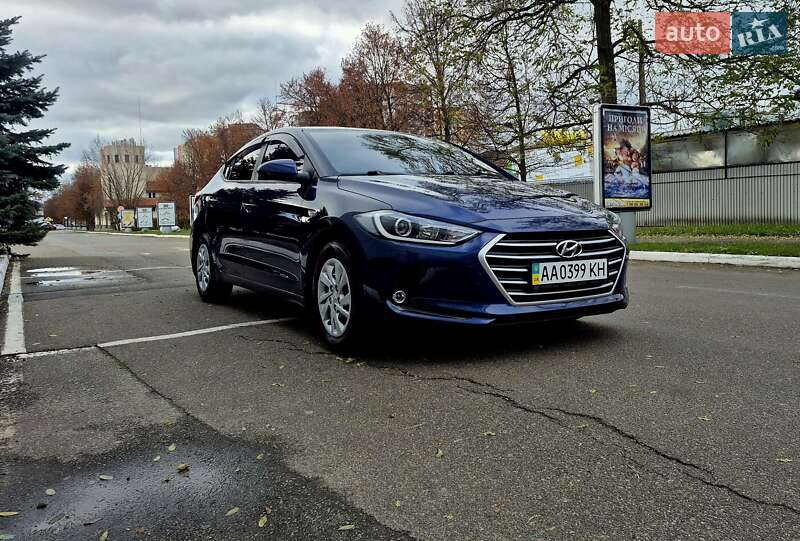 Седан Hyundai Elantra 2018 в Києві