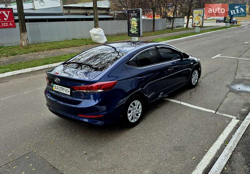 Седан Hyundai Elantra 2018 в Києві