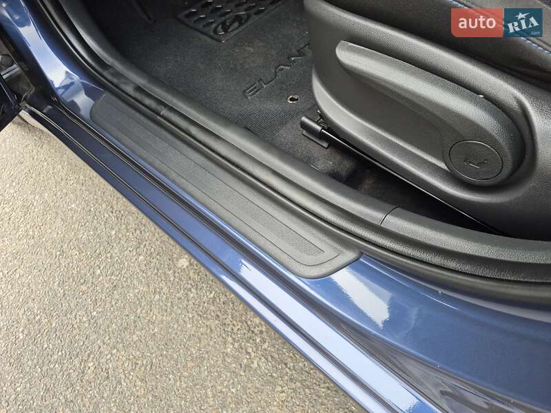 Седан Hyundai Elantra 2018 в Києві