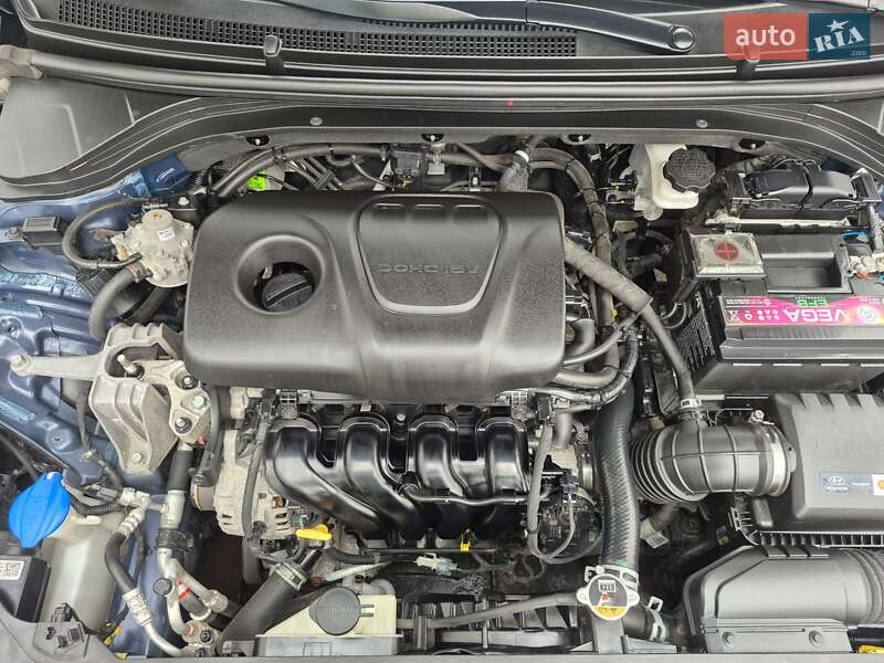 Седан Hyundai Elantra 2018 в Києві