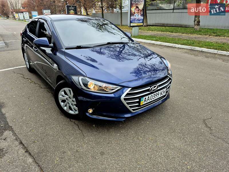Седан Hyundai Elantra 2018 в Києві
