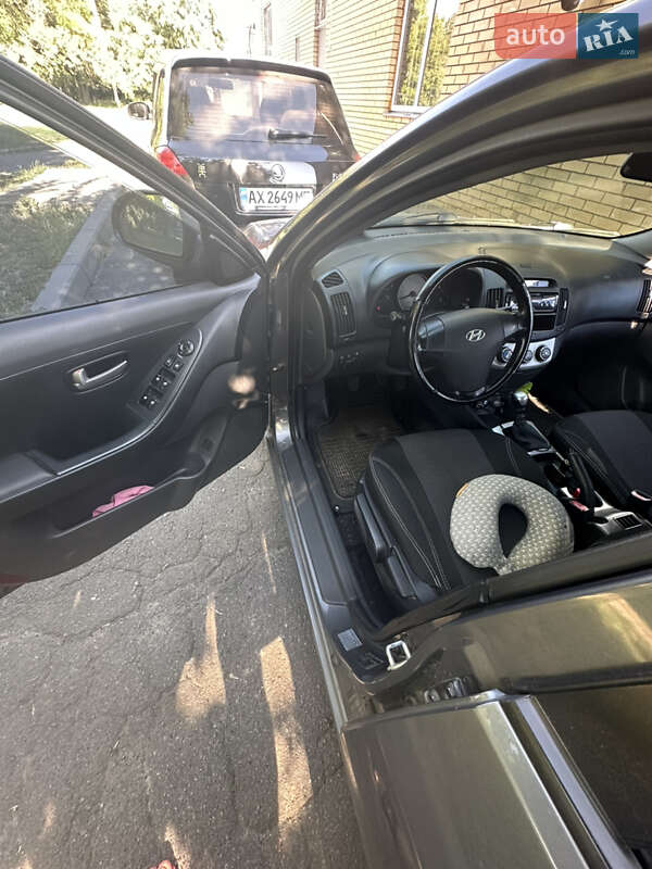 Седан Hyundai Elantra 2008 в Харькове