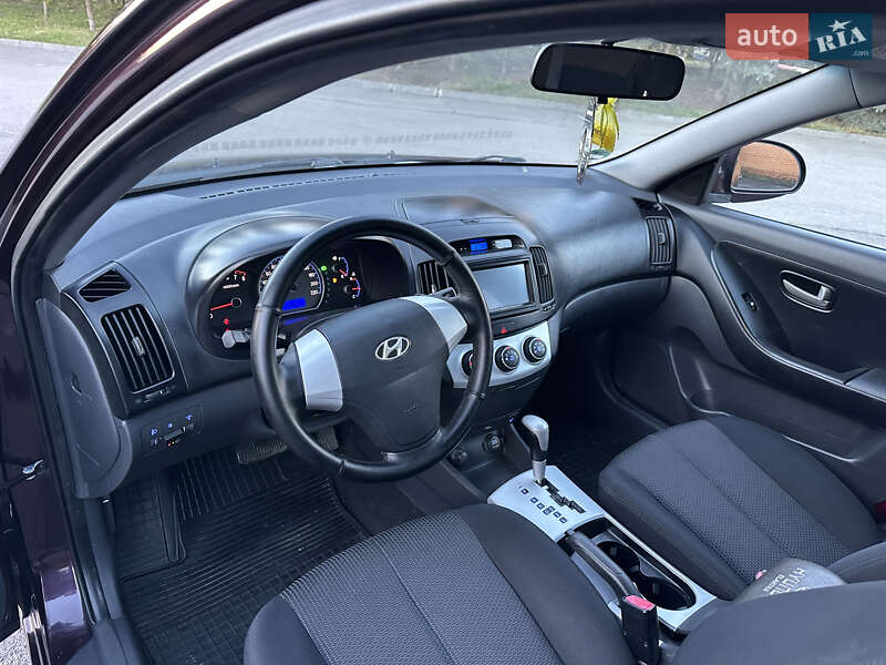 Седан Hyundai Elantra 2007 в Тернополі