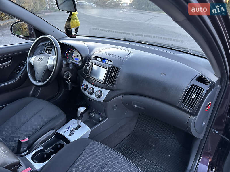 Седан Hyundai Elantra 2007 в Тернополі