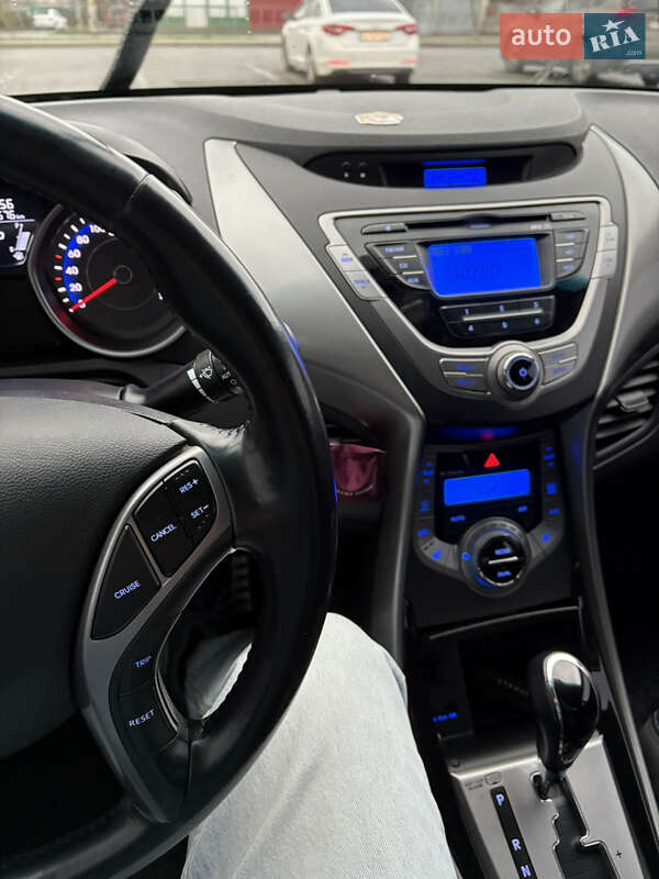 Седан Hyundai Elantra 2012 в Броварах