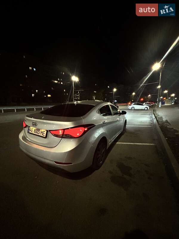 Седан Hyundai Elantra 2014 в Днепре