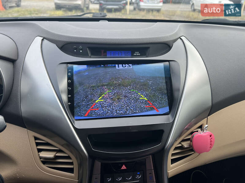 Седан Hyundai Elantra 2013 в Ирпене